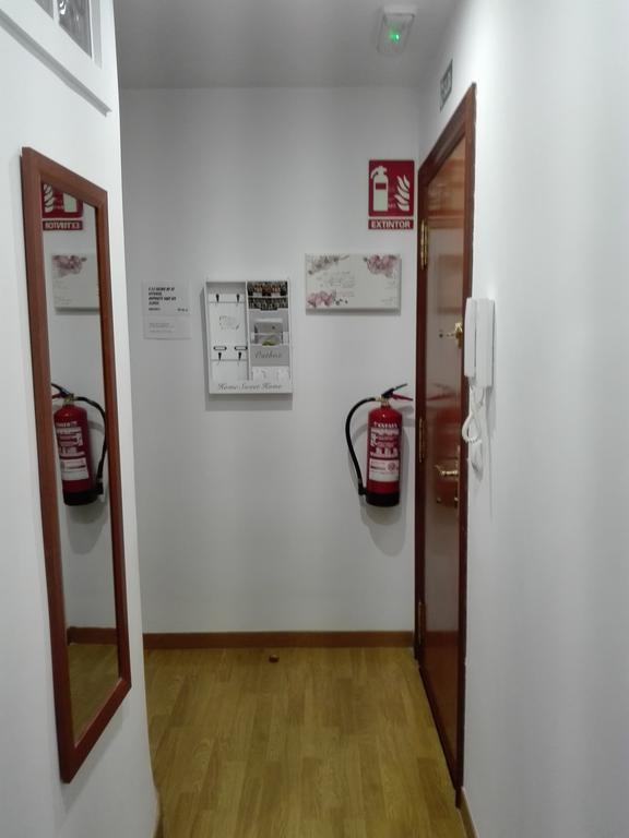 Pension Travesia Del Laurel Logrono Bagian luar foto