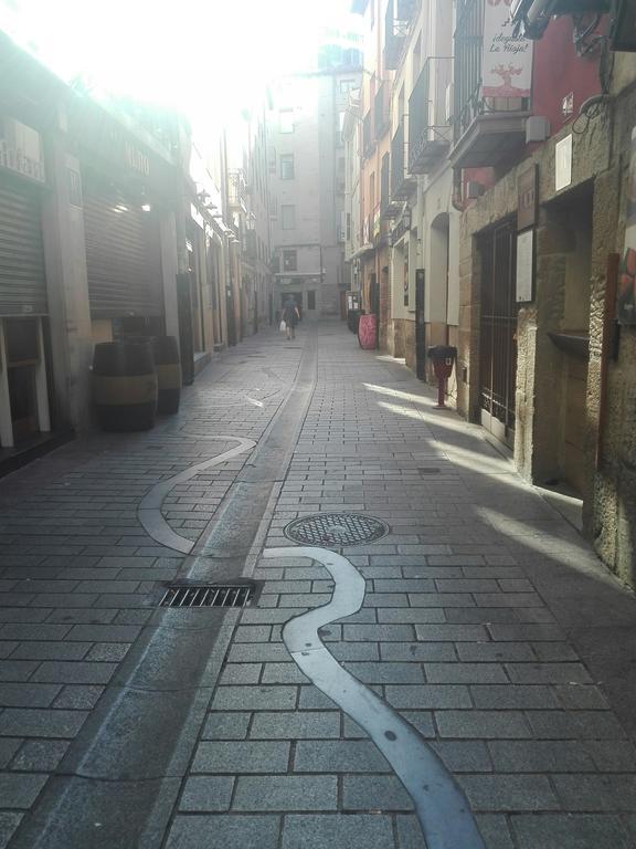 Pension Travesia Del Laurel Logrono Bagian luar foto