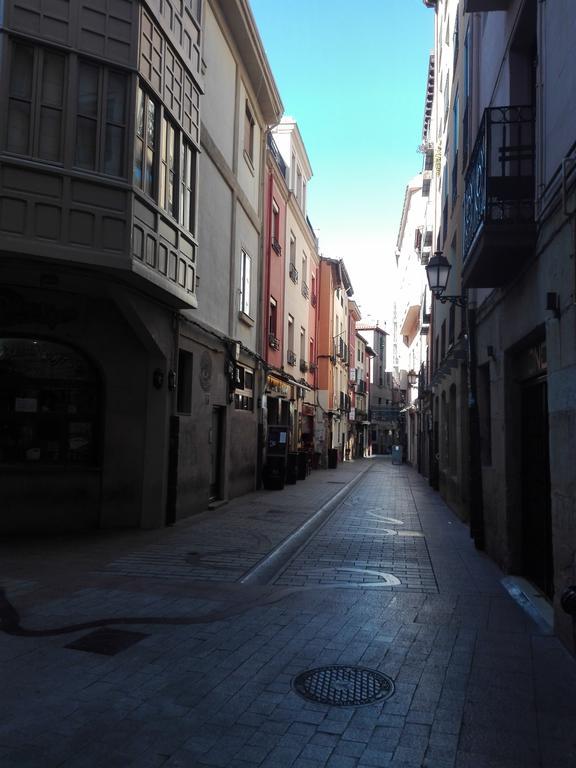 Pension Travesia Del Laurel Logrono Bagian luar foto